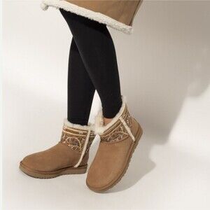 UGG Classic Beauty Mini Suede Embroidered Sheepskin Wool Winter Bootie Size 9